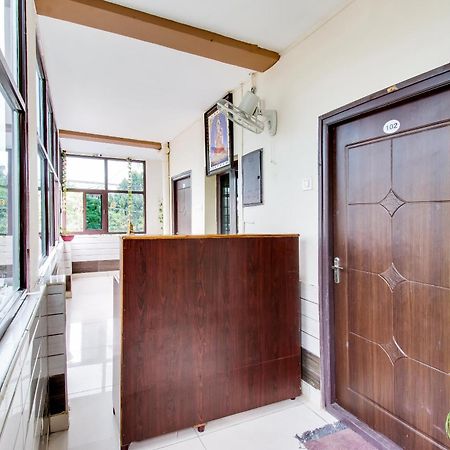 Oyo Akshaya Nest Hotel Vijayawāda Buitenkant foto