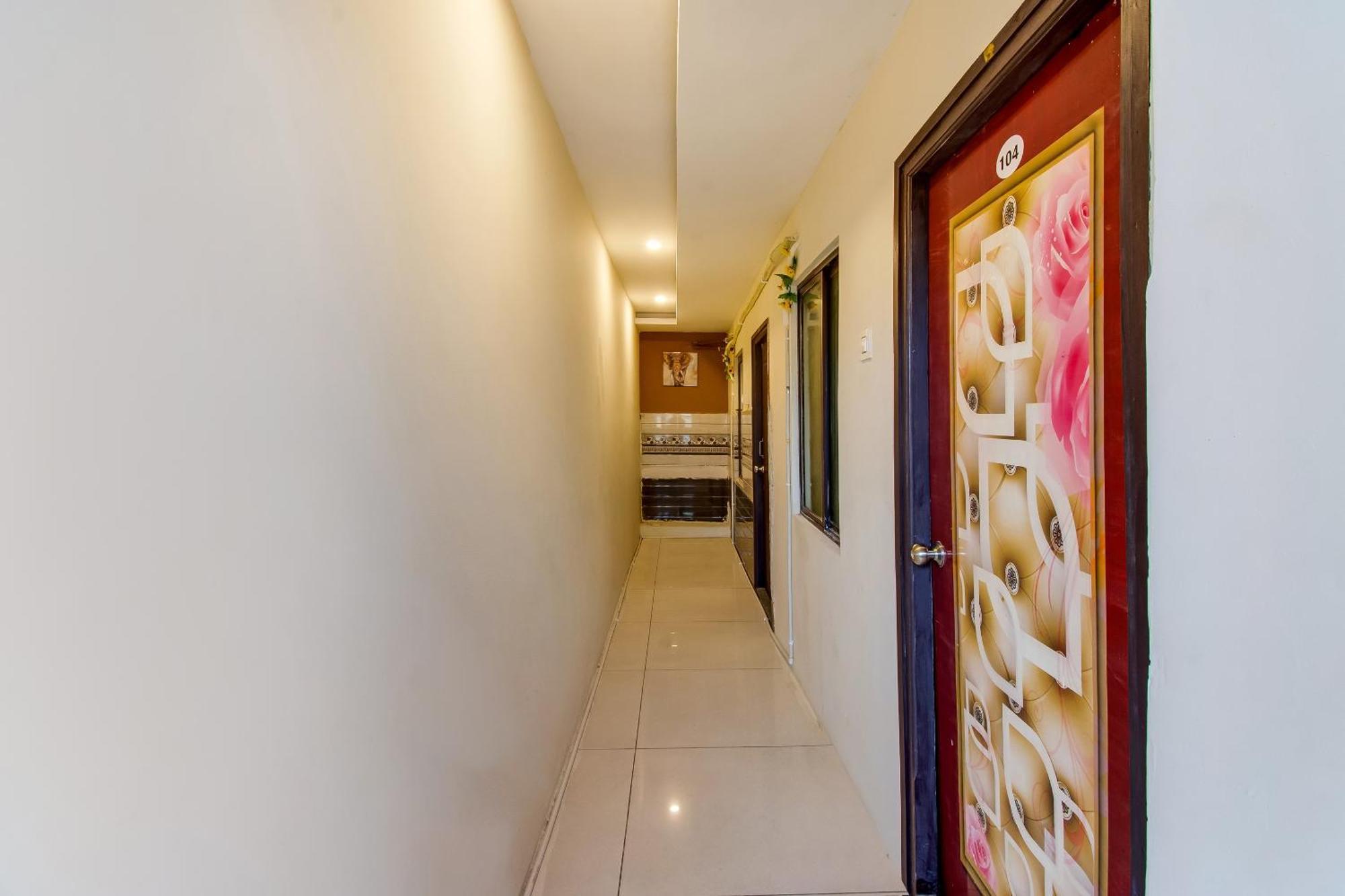 Oyo Akshaya Nest Hotel Vijayawāda Buitenkant foto