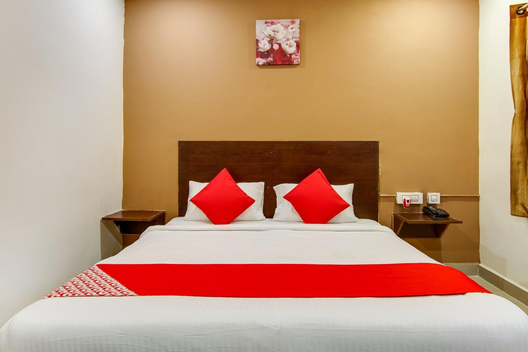 Oyo Akshaya Nest Hotel Vijayawāda Buitenkant foto