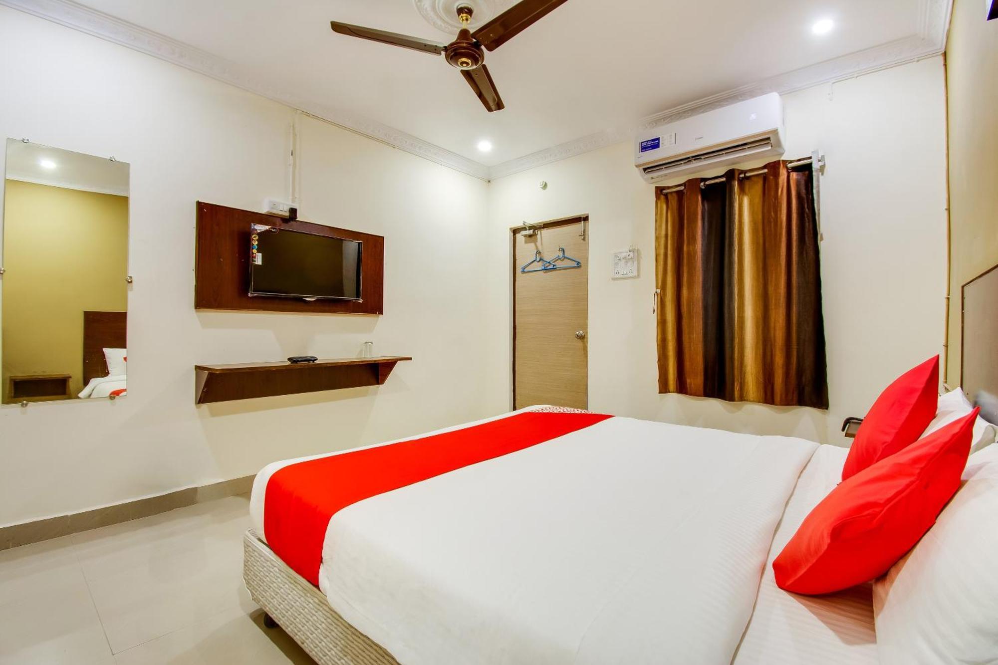 Oyo Akshaya Nest Hotel Vijayawāda Buitenkant foto
